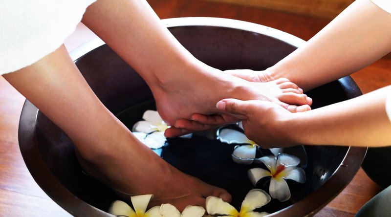Bài Massage chân cho ktv spa