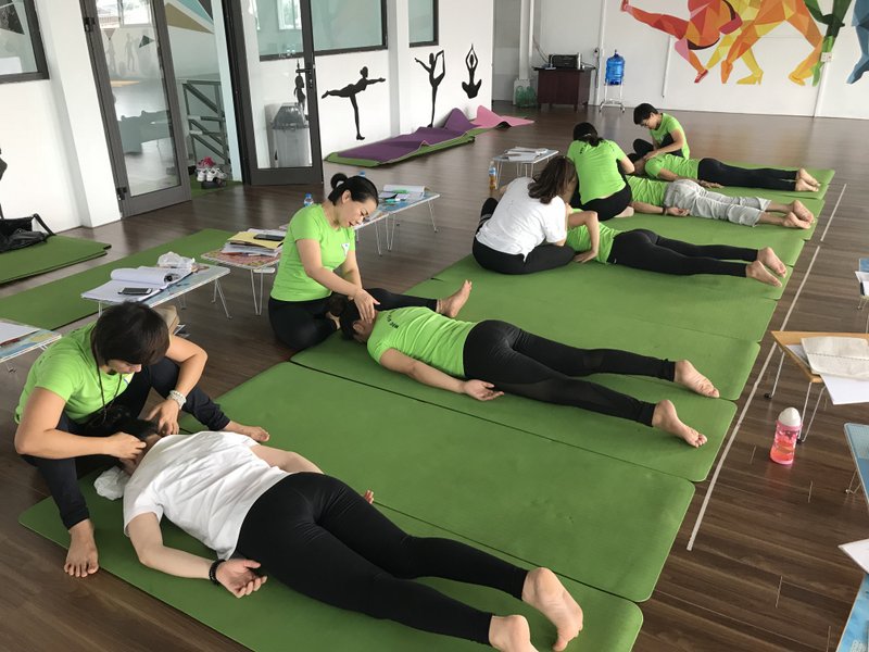 Đào tạo Massage trị liệu cho HLV Yoga trong nước