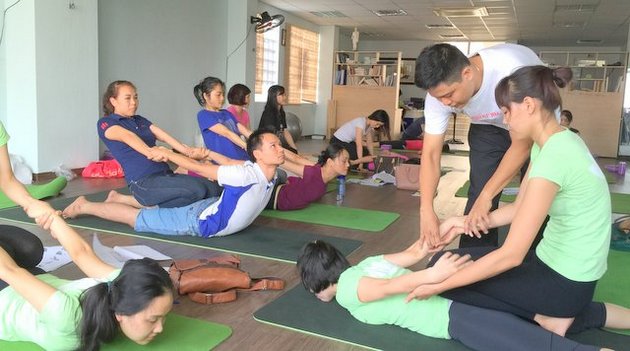 Đào tạo Yoga Massage cho các huấn luyện viên Yoga